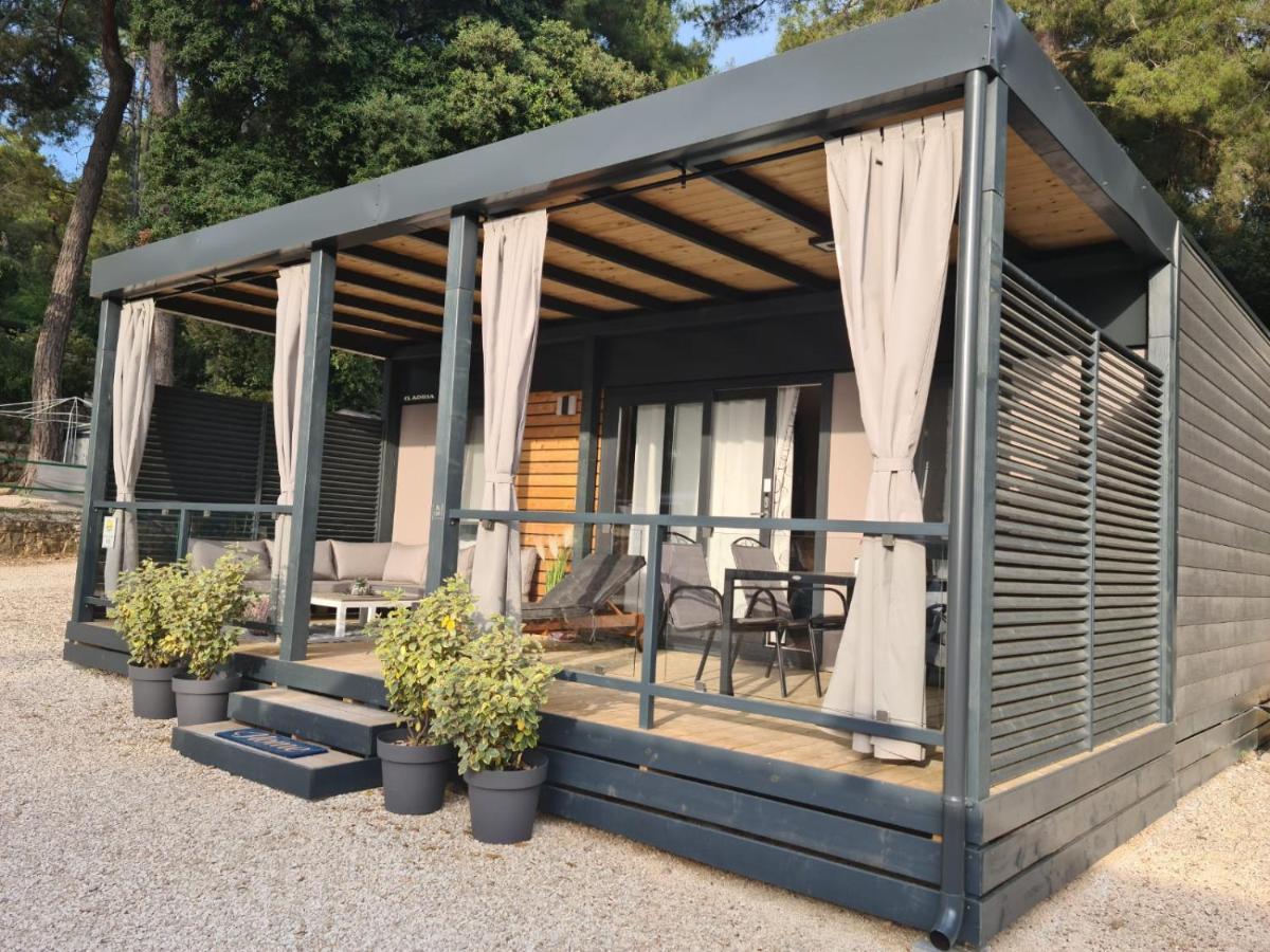Hemy Casa - Lux Mobile Homes ロヴィニ エクステリア 写真